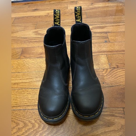 Dr. Martens 2976 Nappa Chelsea Boots | Size 6 | w Balsam Cream | Great Condition - Picture 2 of 5